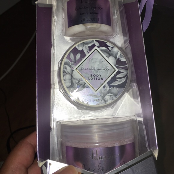 Iam Selling body lotion - Picture 7 of 8